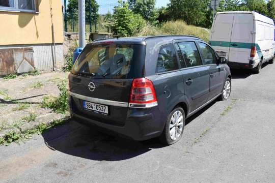 Osobní Automobil Opel Zafira